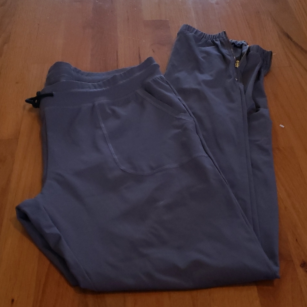 Zyia joggers